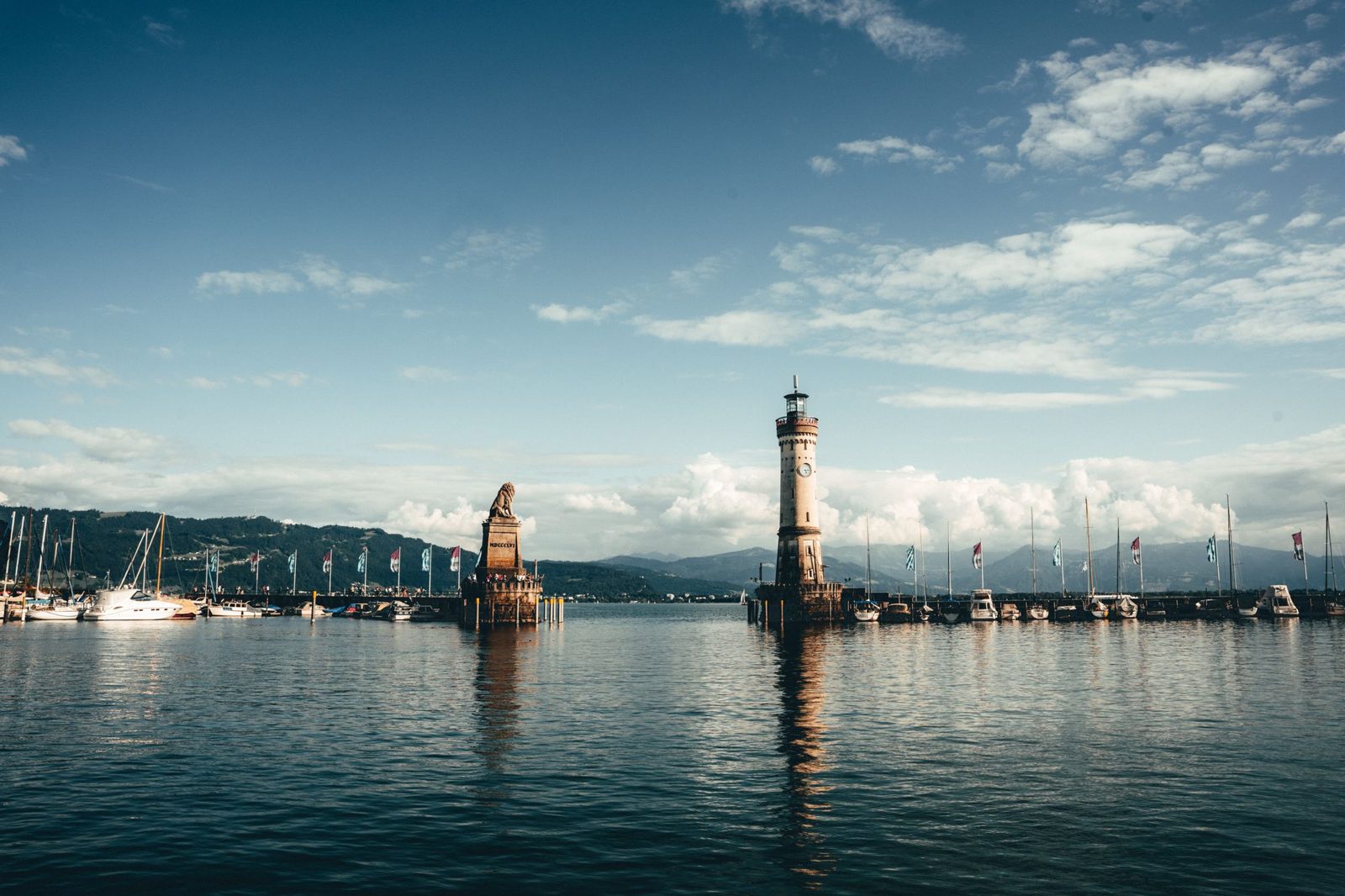Hafen von Lindau mit Leuchtturm